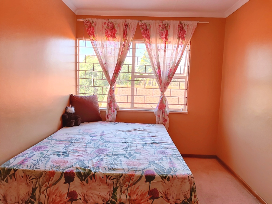 3 Bedroom Property for Sale in Flamwood North West